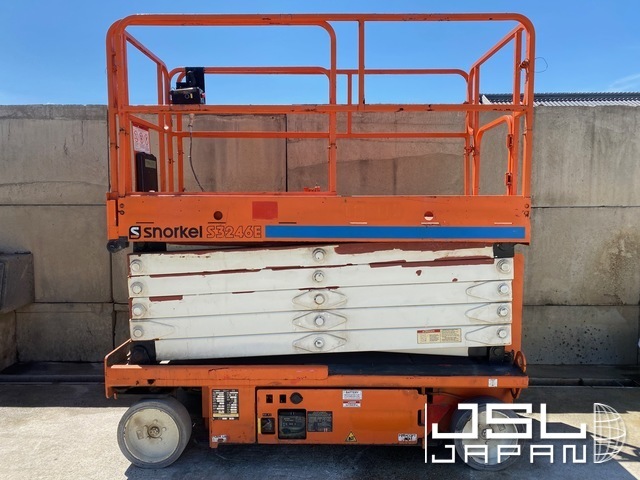 SCISSOR LIFTã€€SNORKEL S3246E 